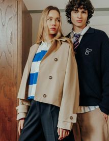 Trench court &agrave; capuche