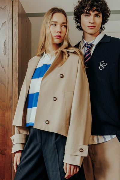 Trench court &agrave; capuche