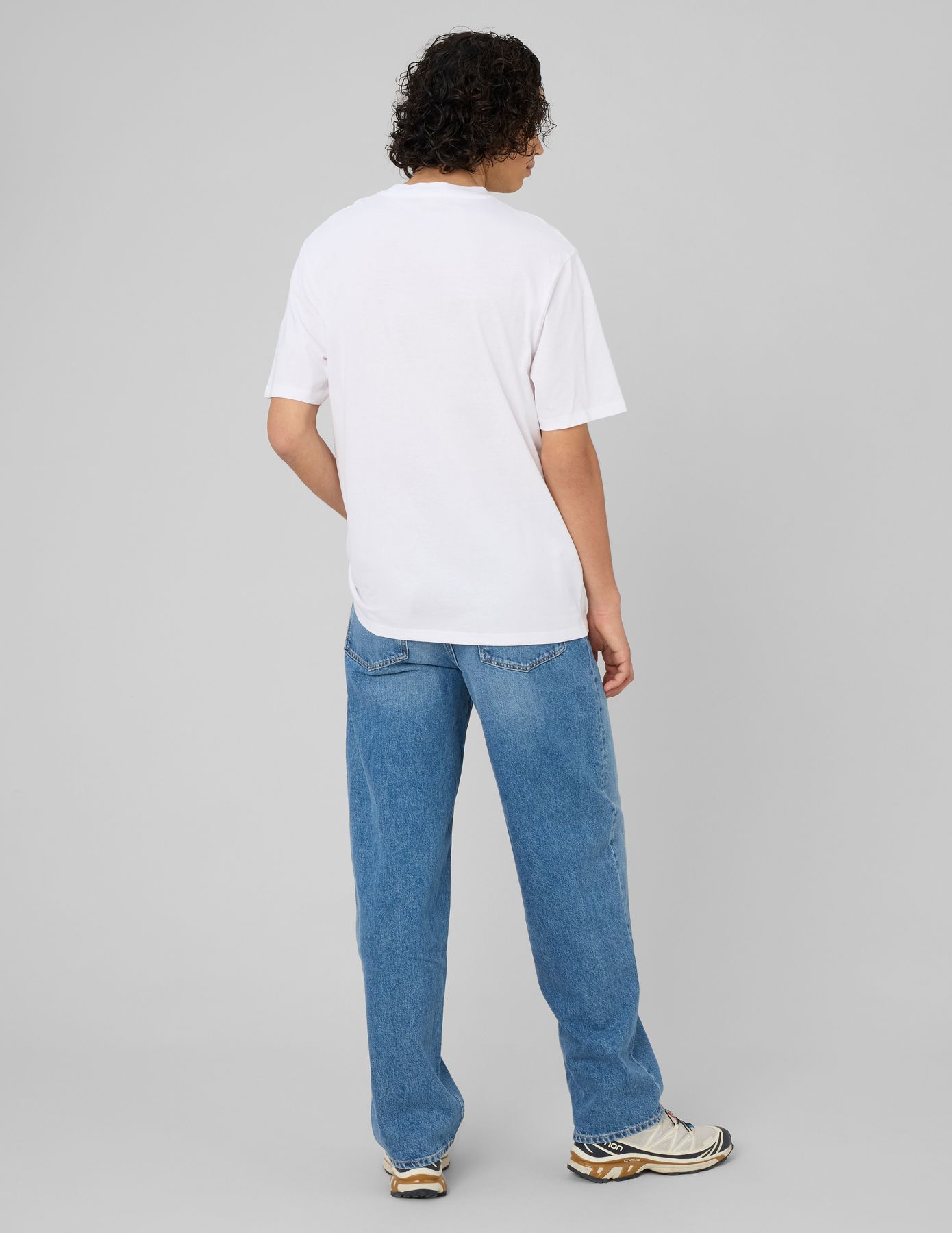T-shirt broderie poitrine