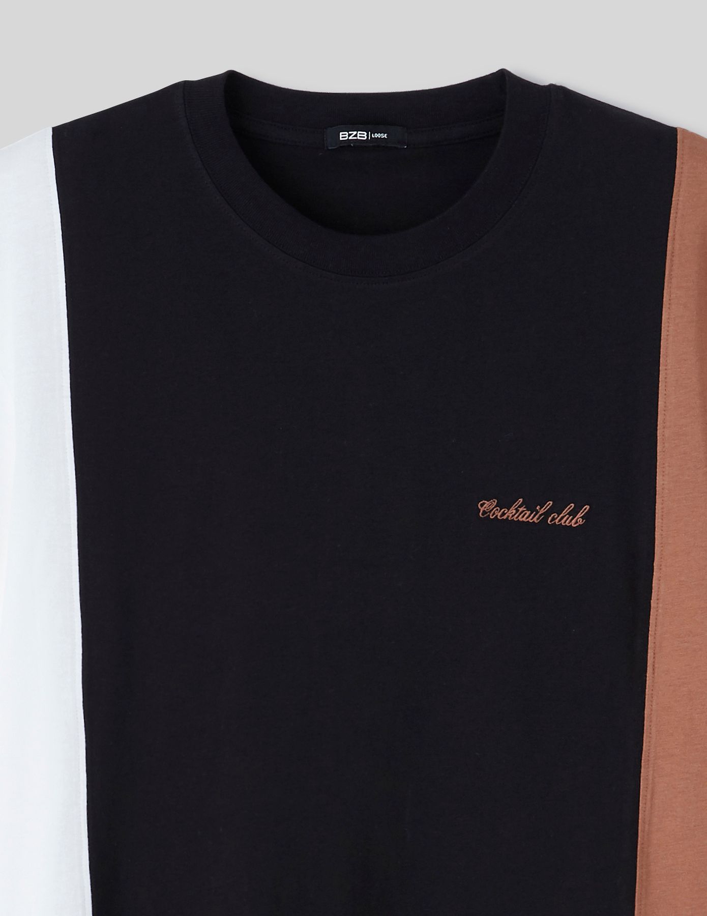 T-shirt broderie poitrine