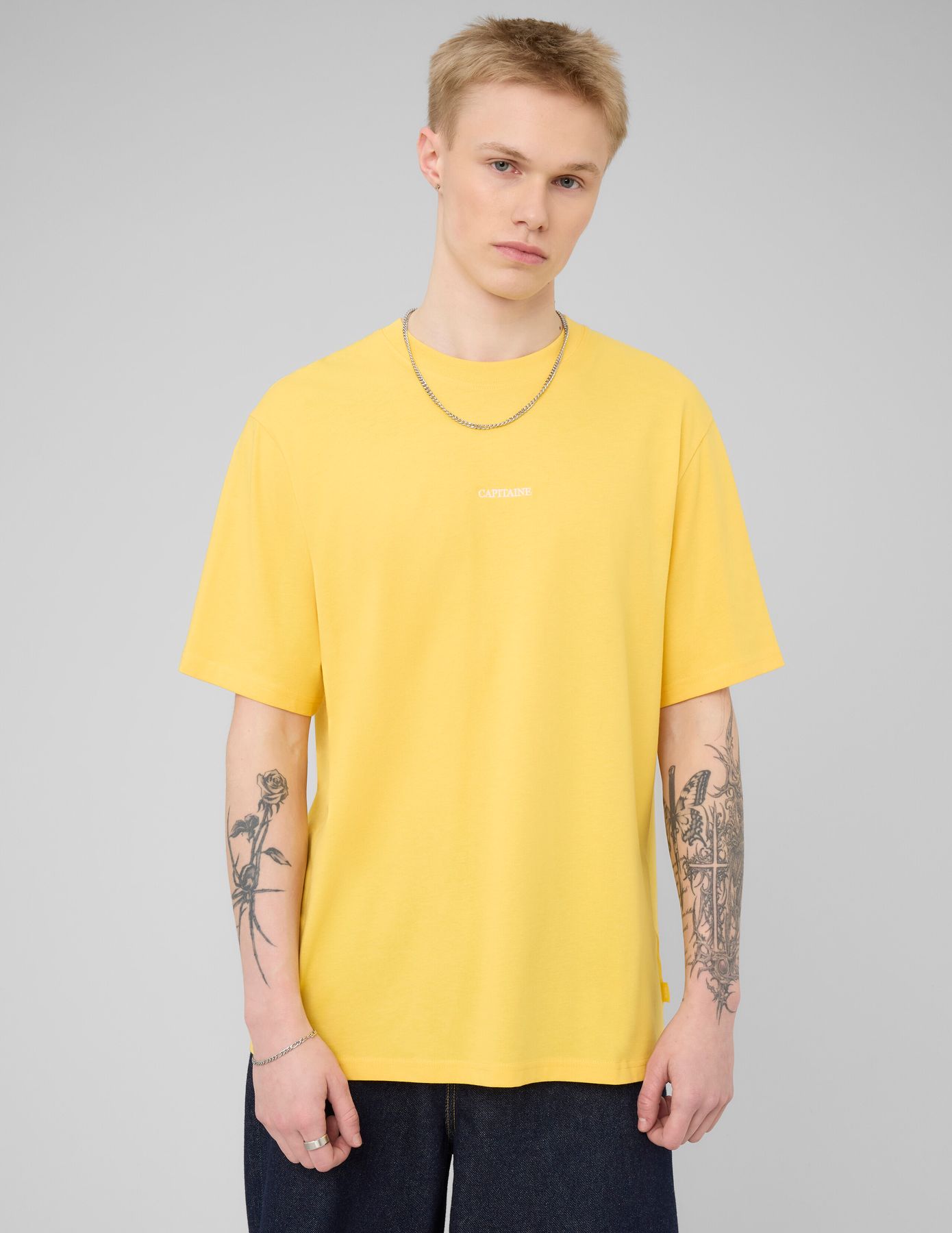 T-shirt broderie poitrine