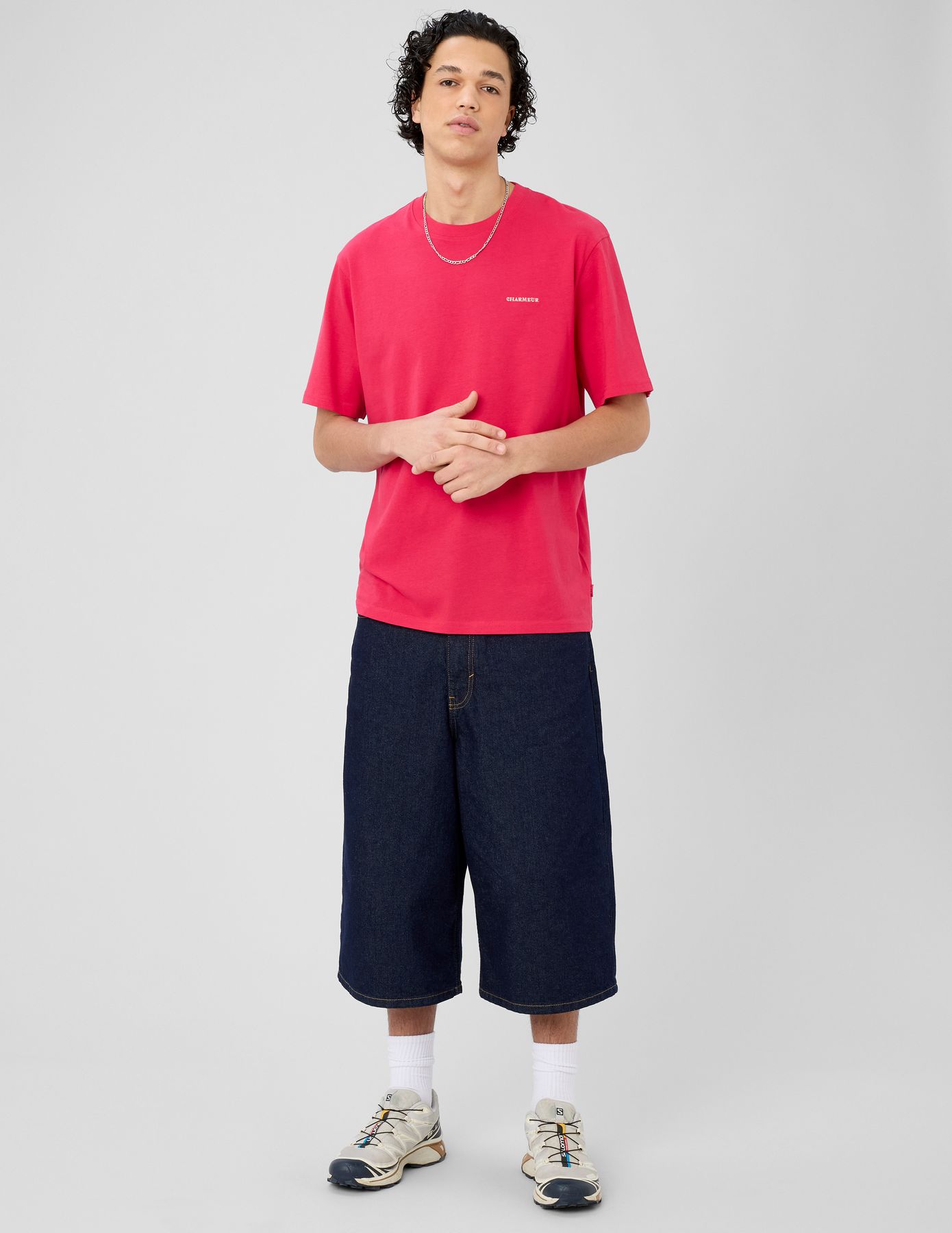 T-shirt broderie poitrine