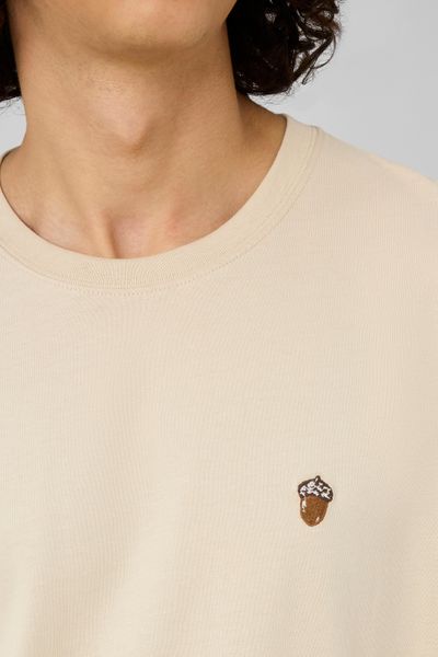 T-shirt broderie poitrine
