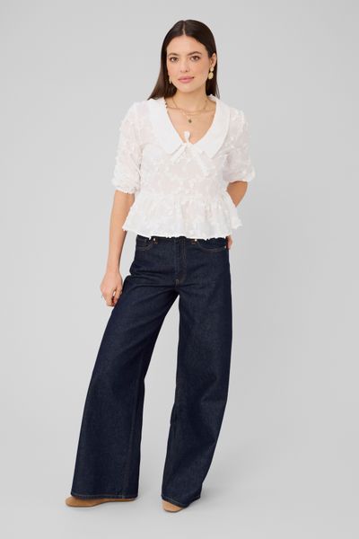 Blouse &agrave; nouer en broderies 3D