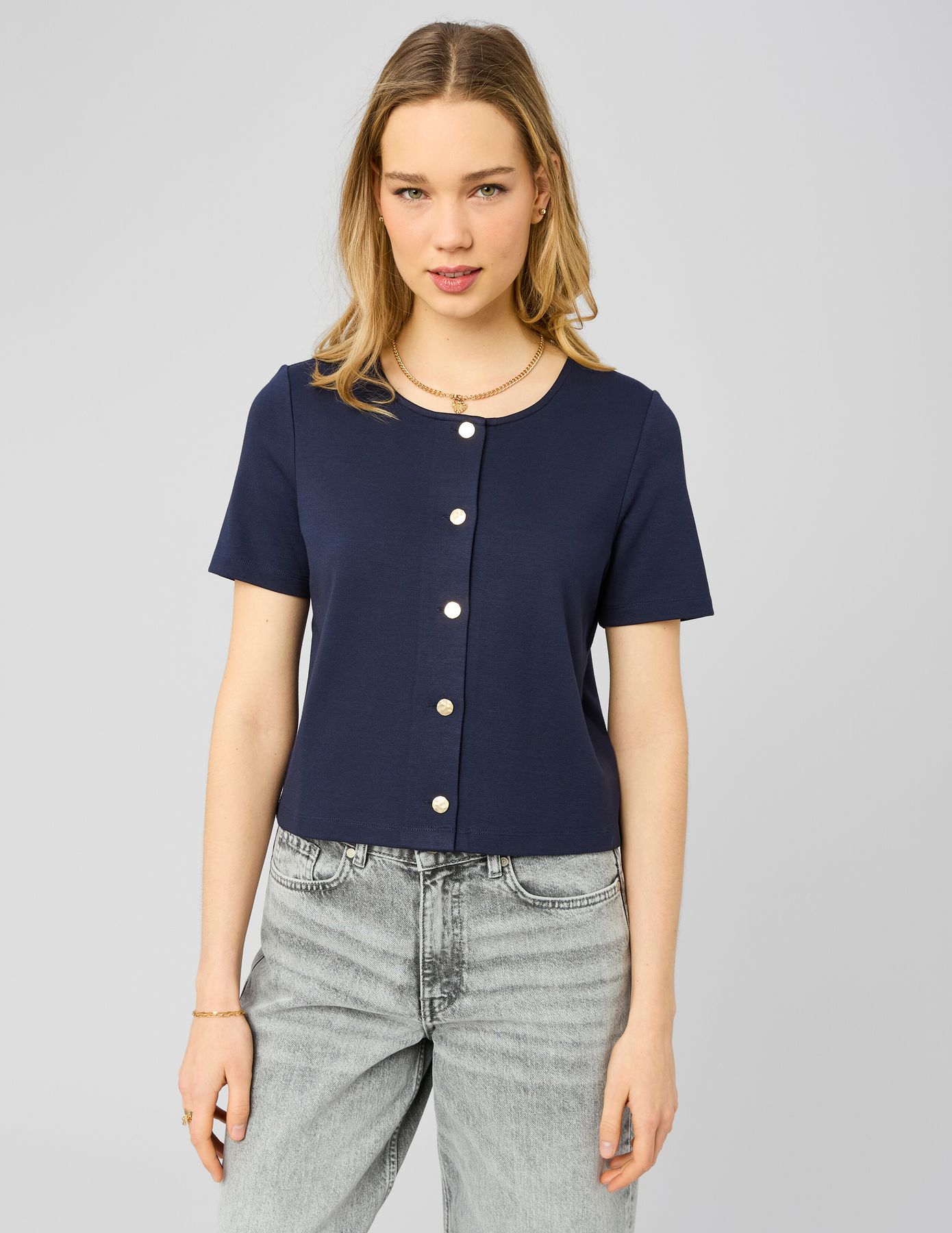 T-shirt boutonn&eacute;