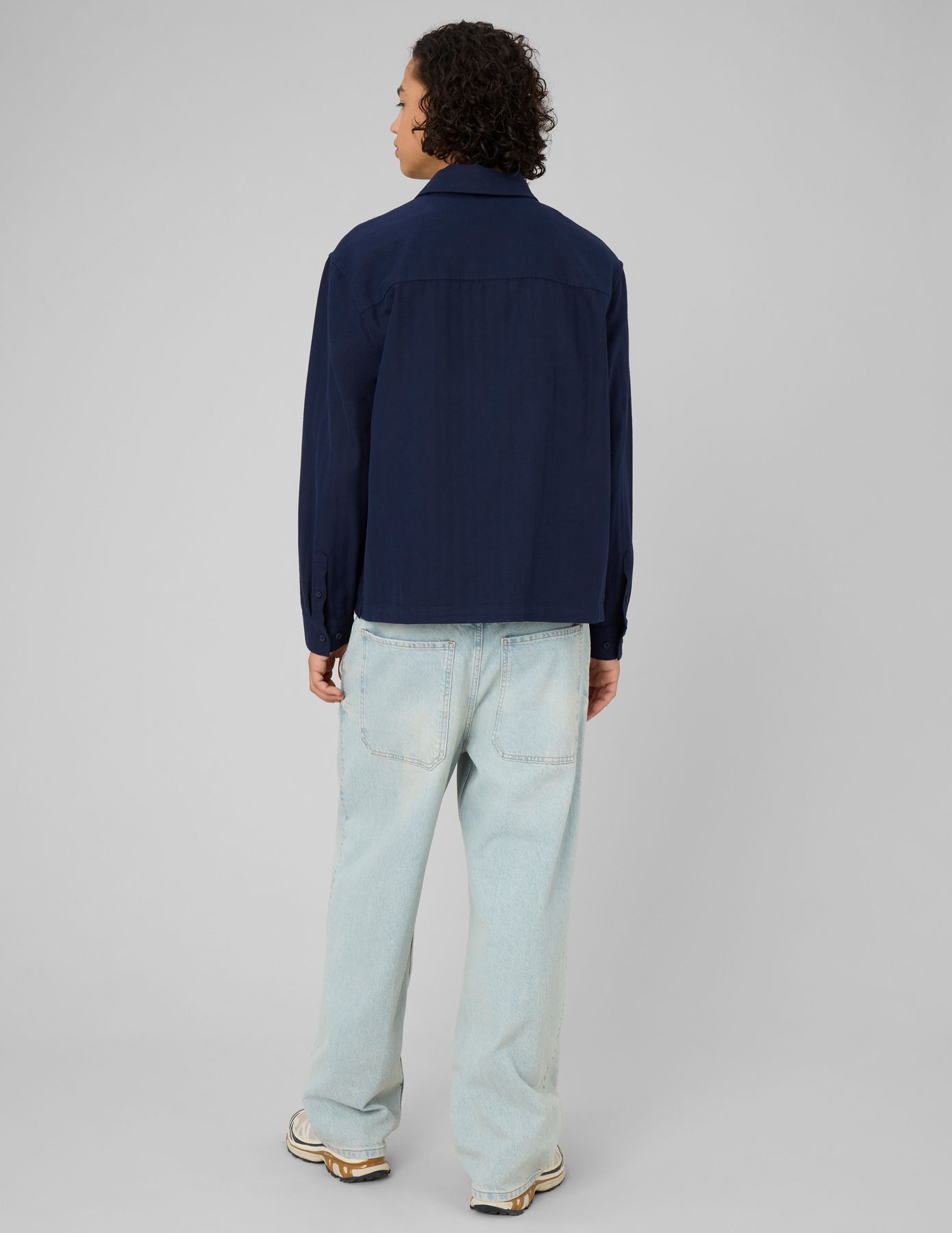 Chemise enfil&eacute;e zipp&eacute;e manches longues