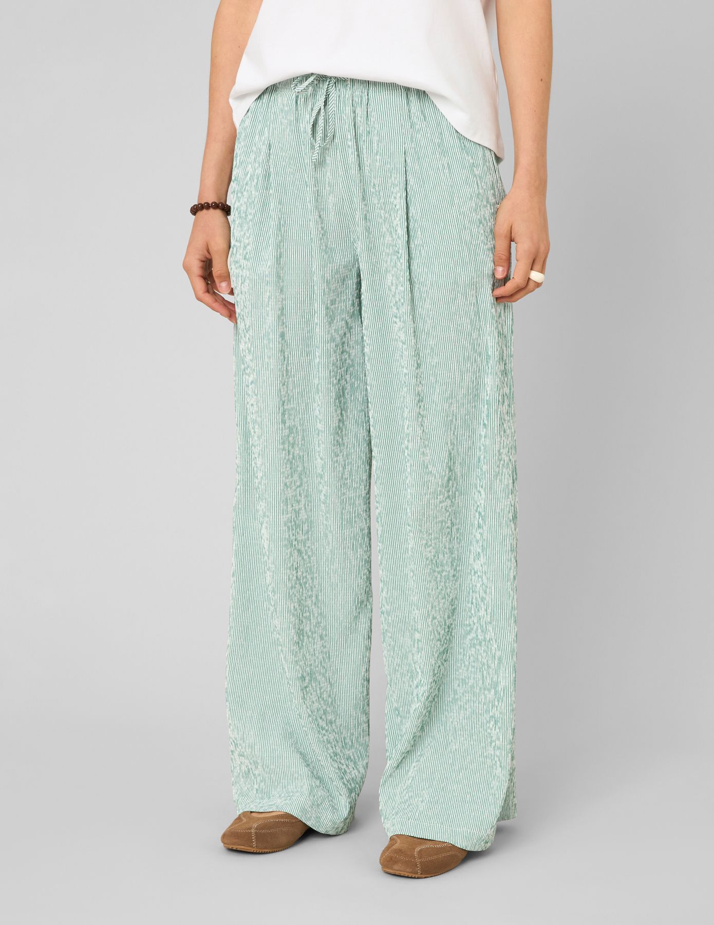 Pantalon large ray&eacute;