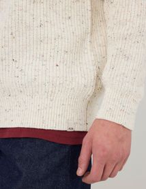 Pull col montant