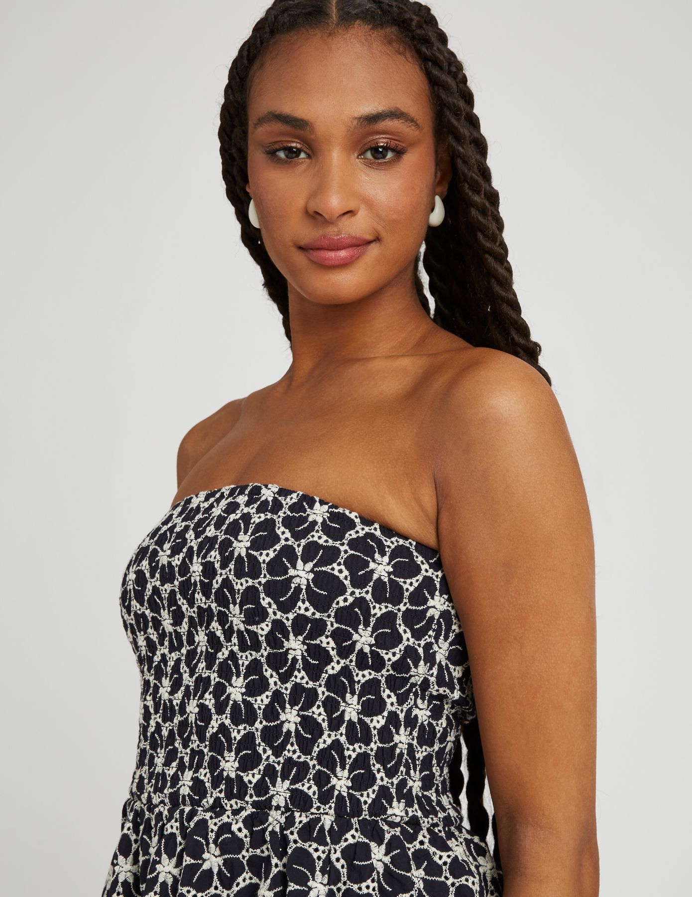Robe bustier en broderie anglaise