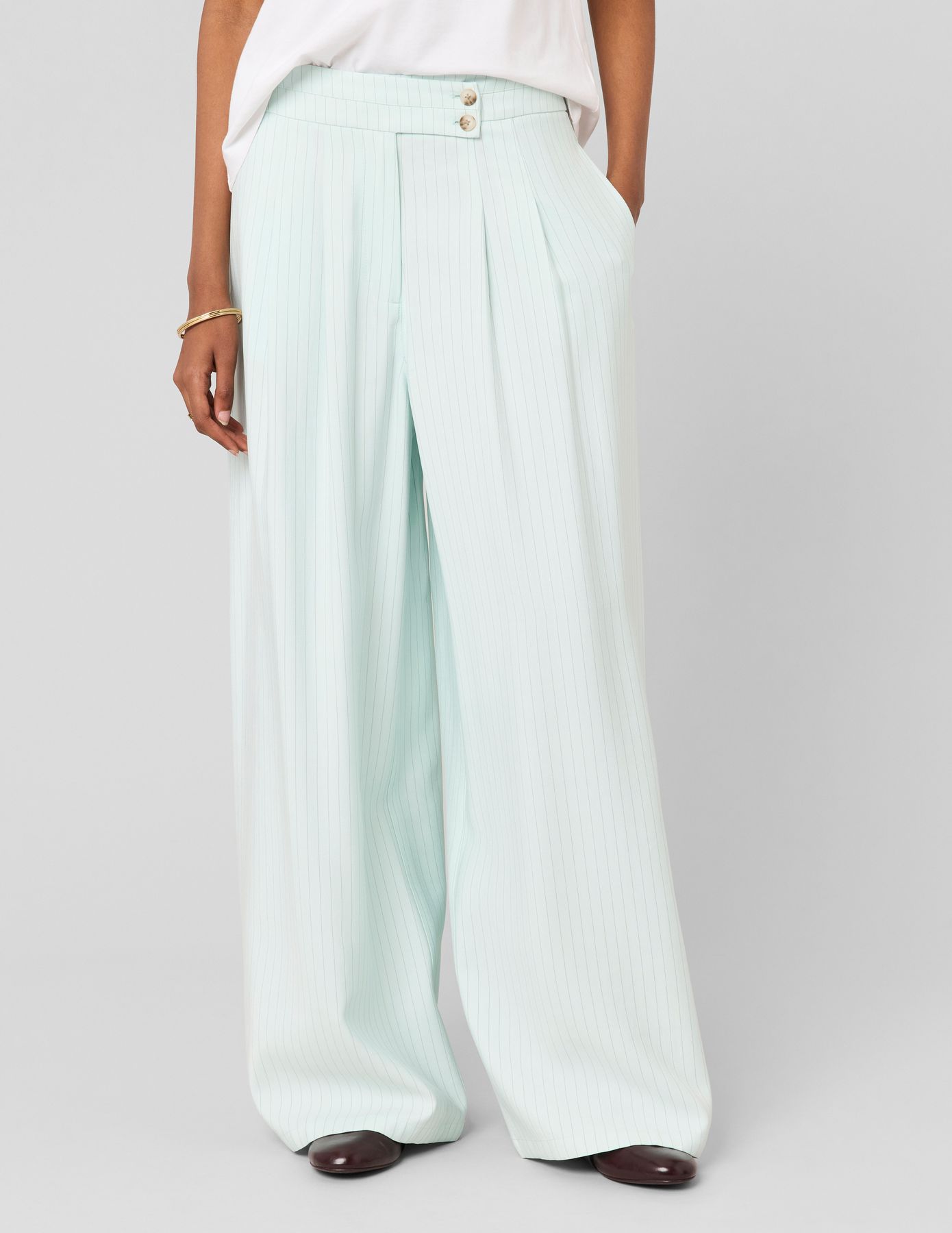 Pantalon fluide ceinture asym&eacute;trique