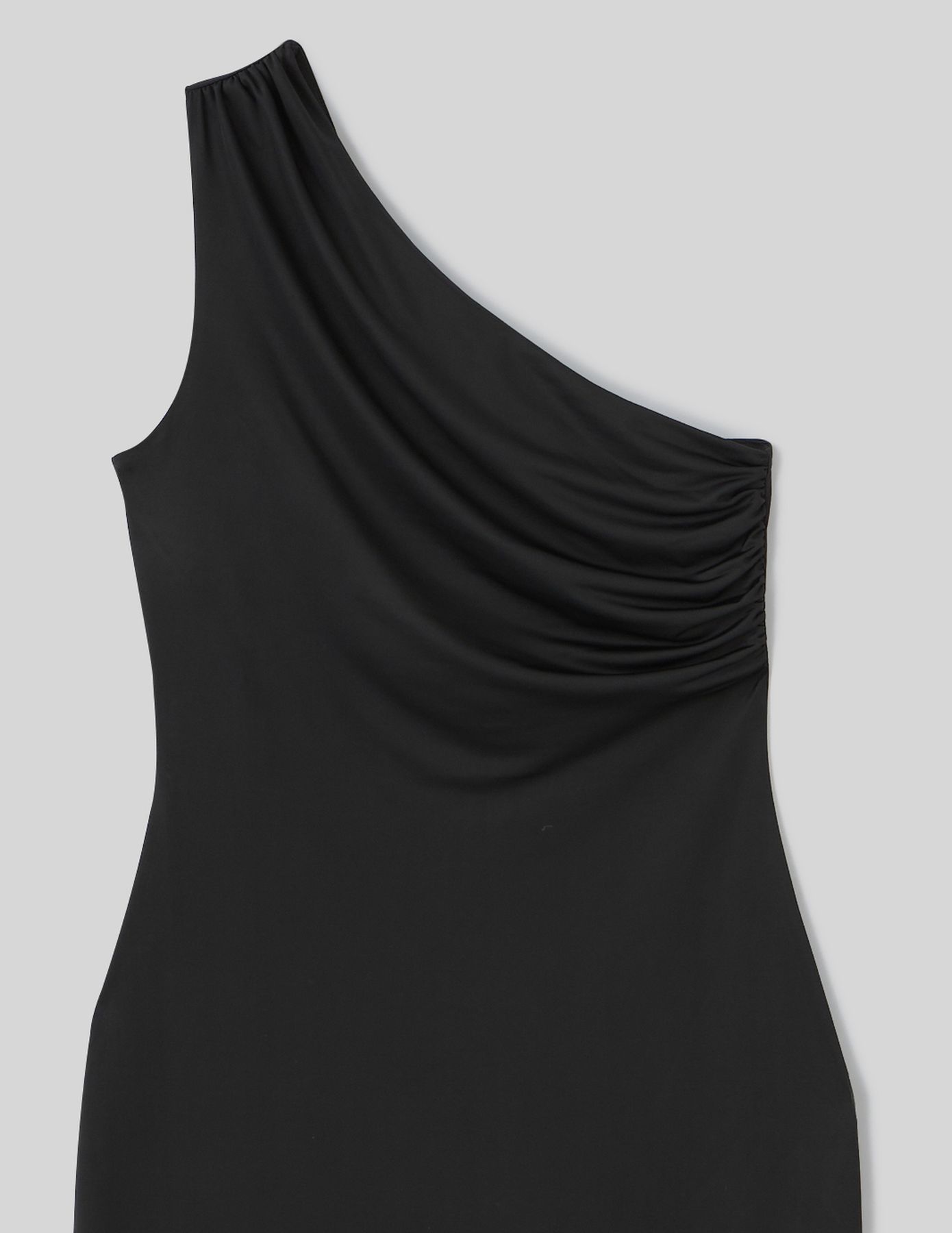 Robe longue &eacute;paule d&eacute;nud&eacute;e