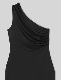 Robe longue &eacute;paule d&eacute;nud&eacute;e