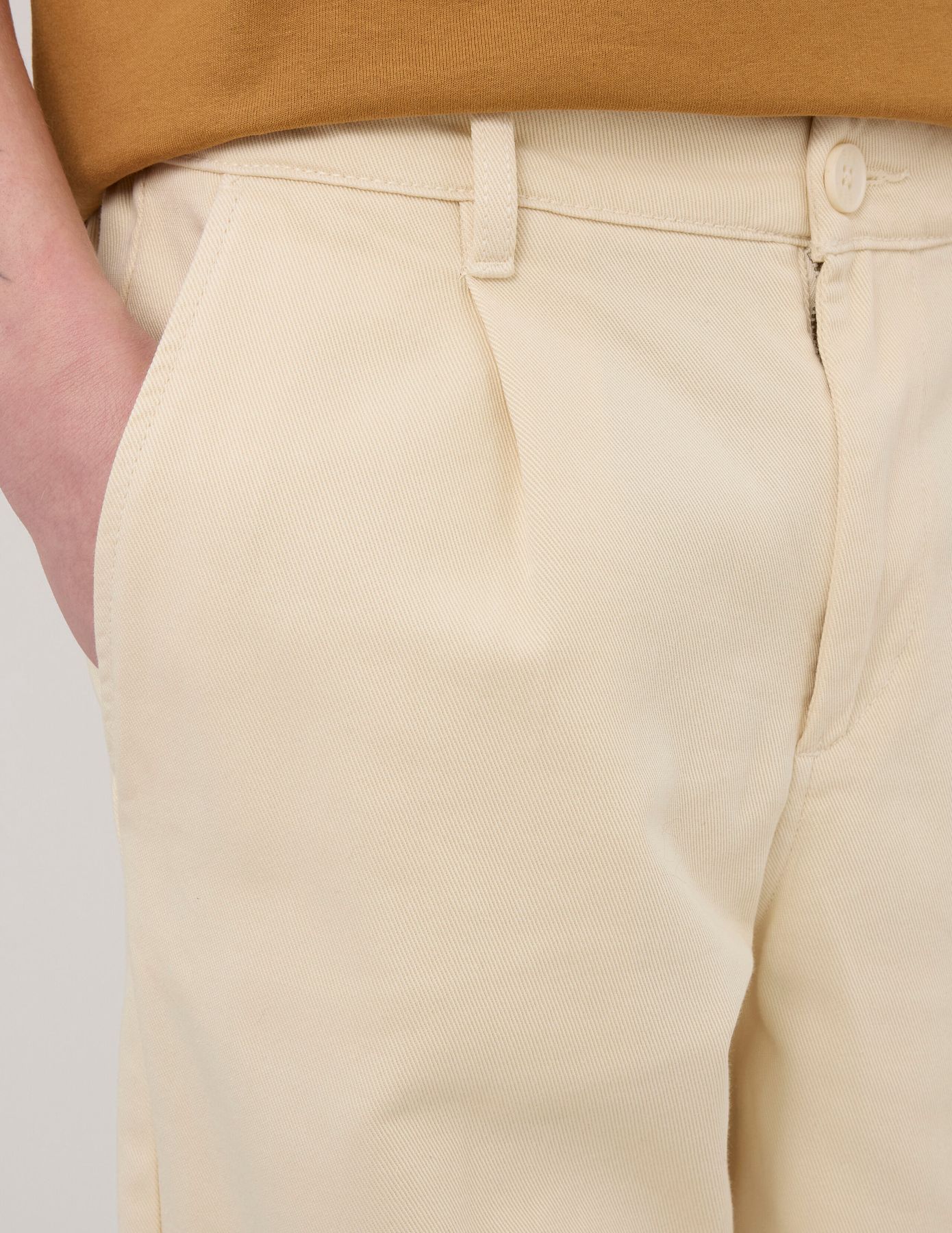 Pantalon droit &agrave; pinces