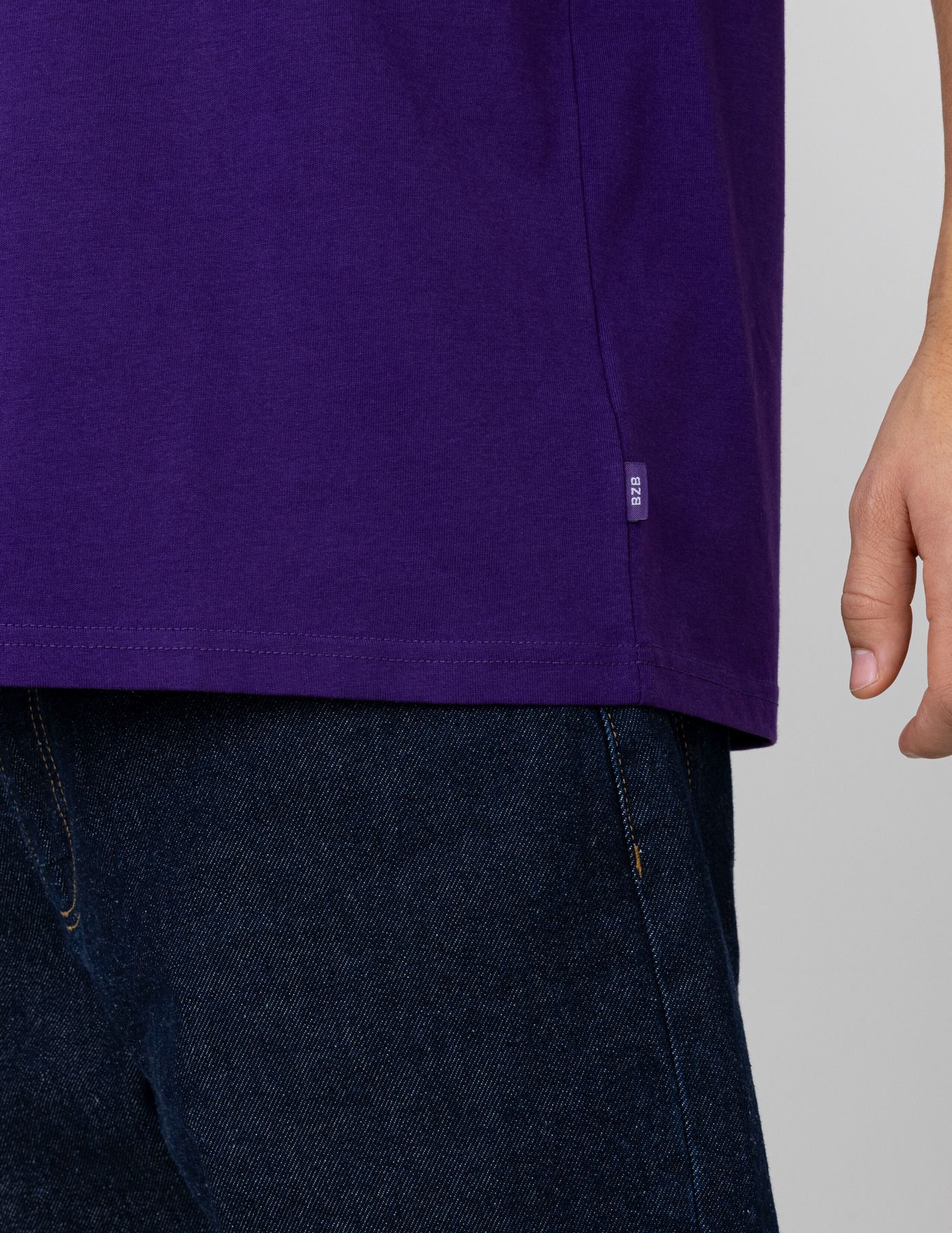 T-shirt broderie poitrine