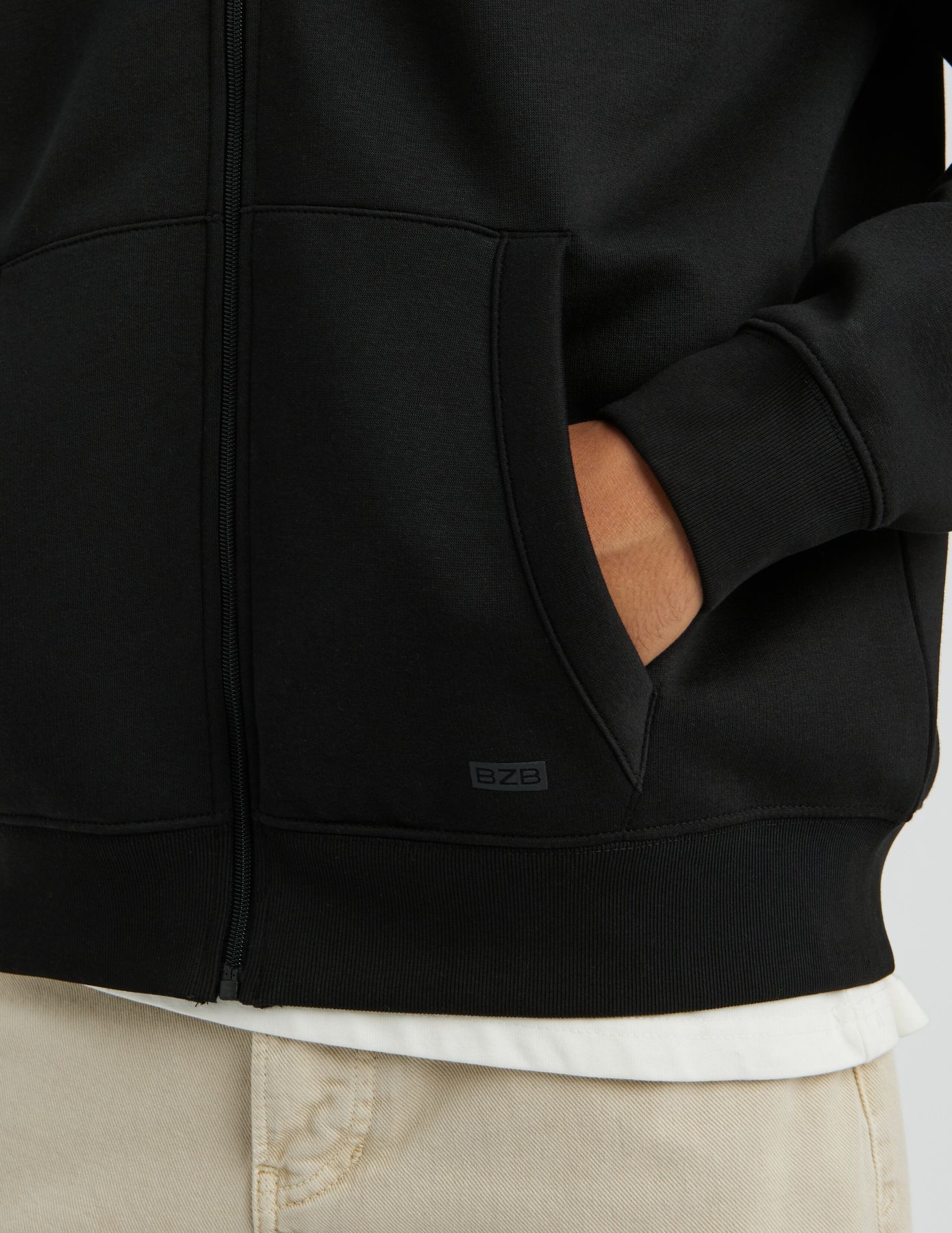 Sweat zippé à capuche