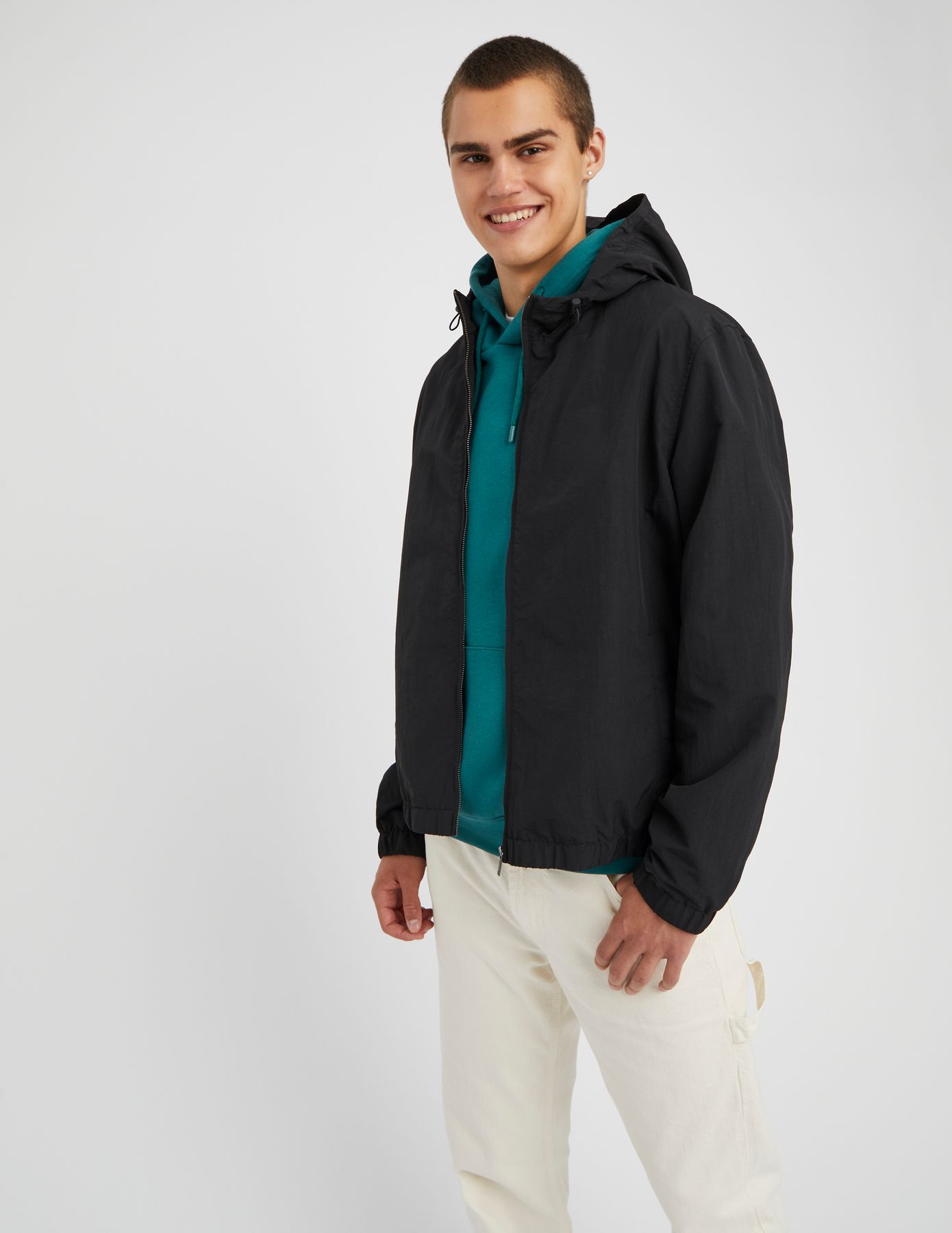 Blouson léger à capuche