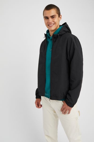 Blouson léger à capuche