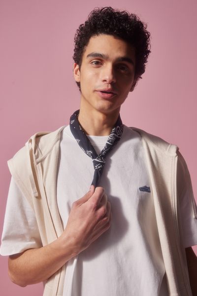 T-shirt broderie poitrine