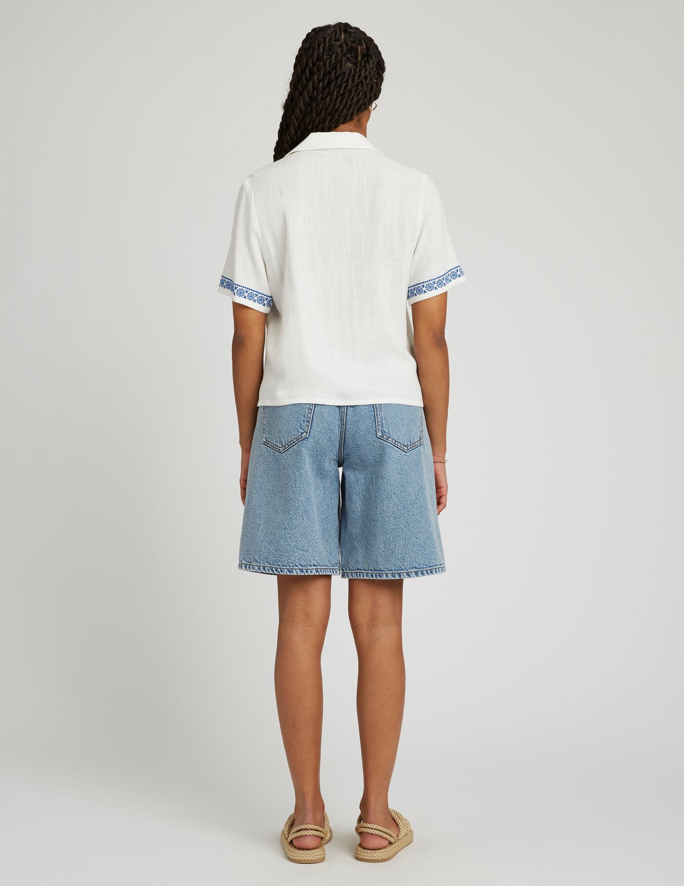 Chemise brodée