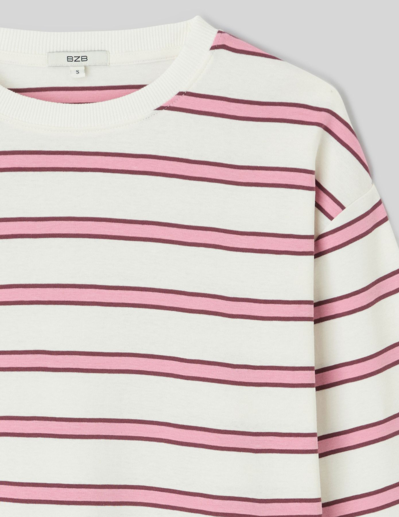 T-shirt ray&eacute; manches &eacute;vas&eacute;es