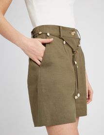 Short en lin avec ceinture