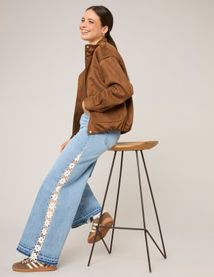 Jean &agrave; bandes crochet