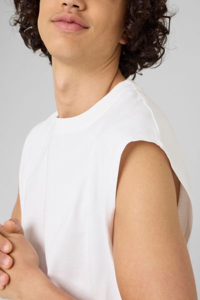 T-shirt sans manche