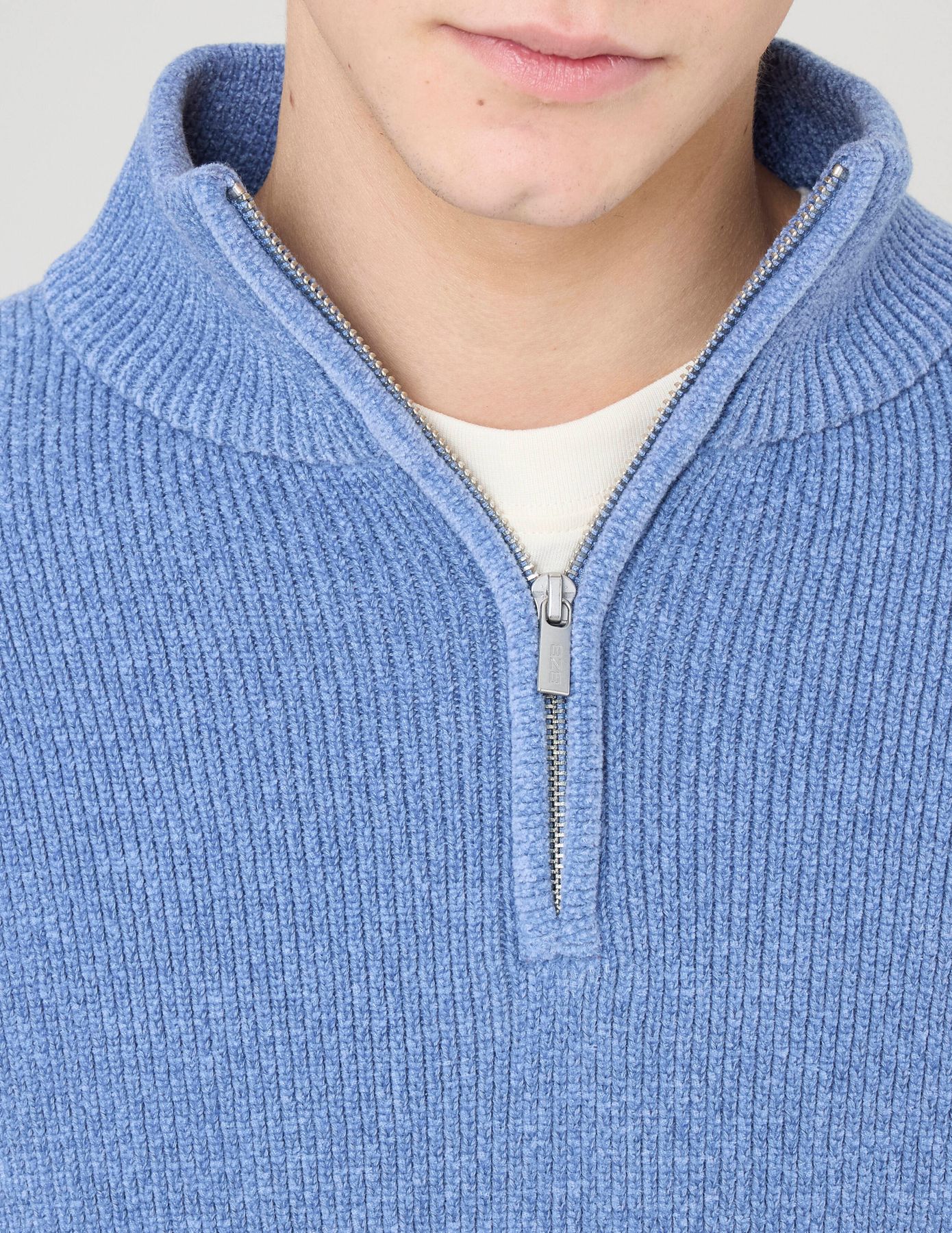Pull chenille col montant