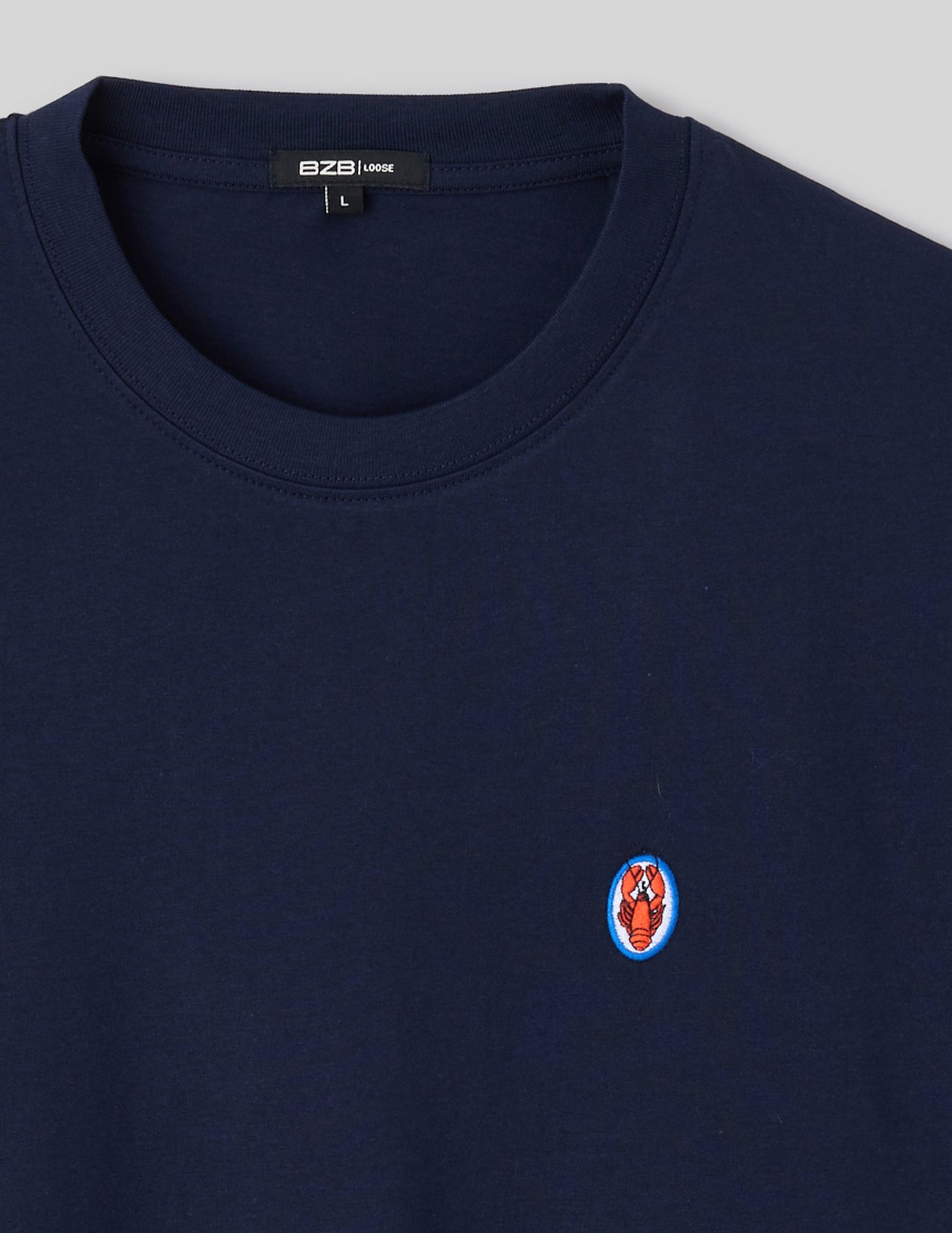 T-shirt broderie poitrine