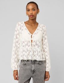 T-shirt en crochet &agrave; nouer