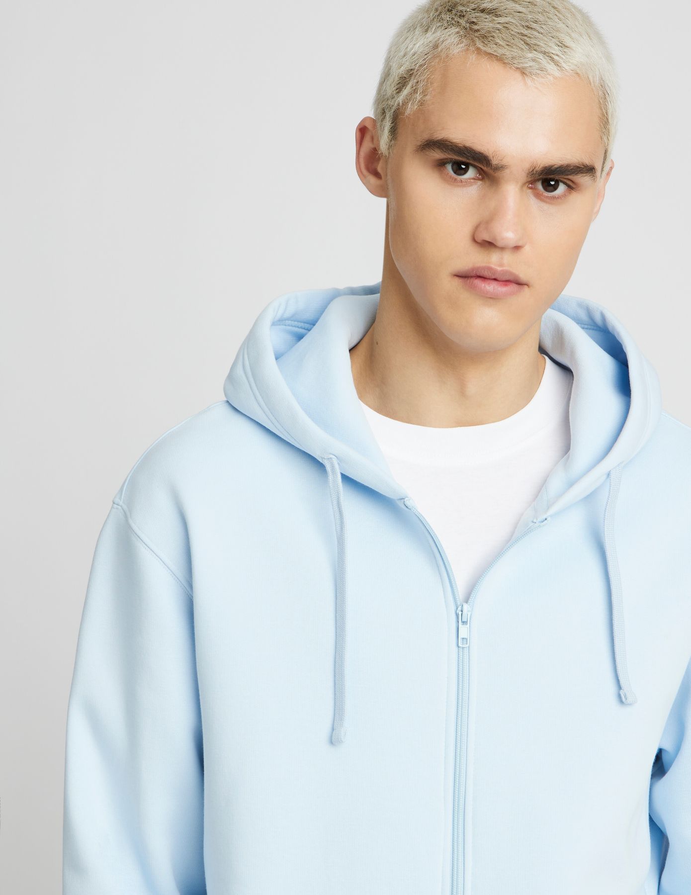 Sweat zippé à capuche