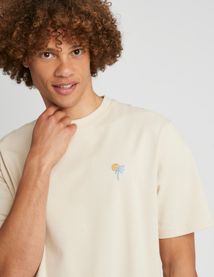 T-shirt broderie poitrine