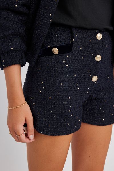 Short tweed