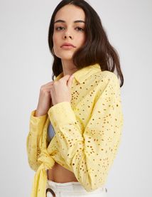 Chemise à nouer en broderie anglaise