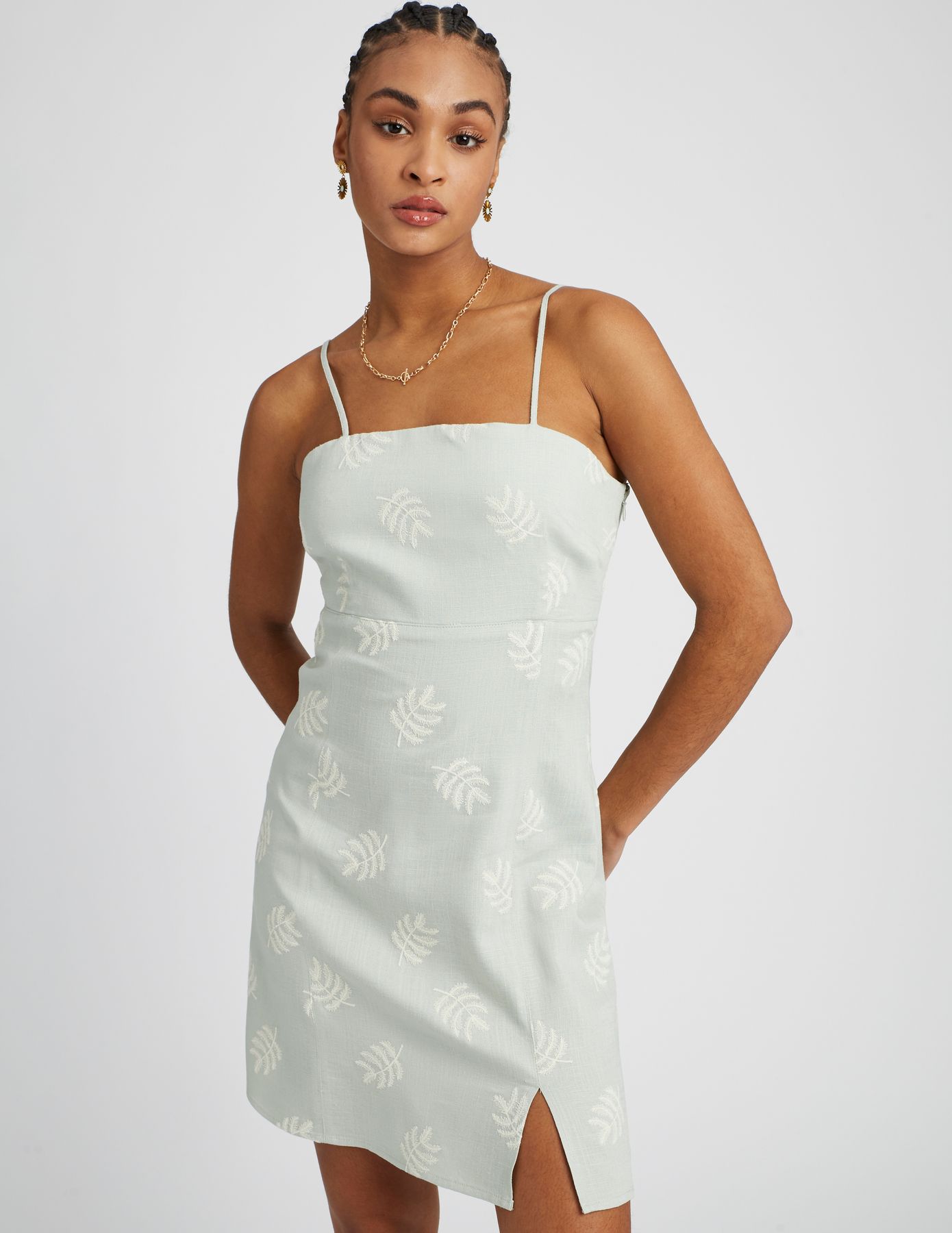 Robe courte brodée