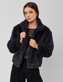 Blouson matière duveteuse col montant