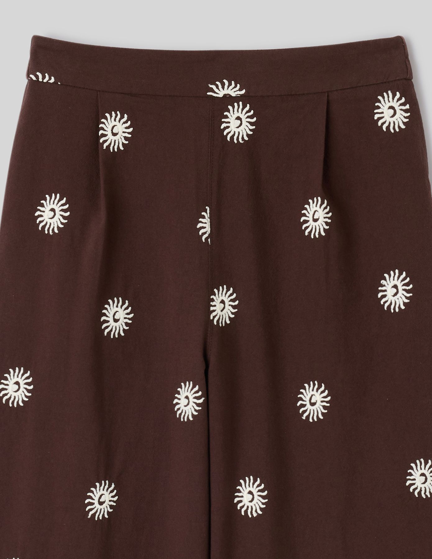 Pantalon brod&eacute;