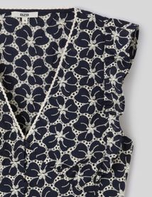 Top &agrave; volants en broderie anglaise