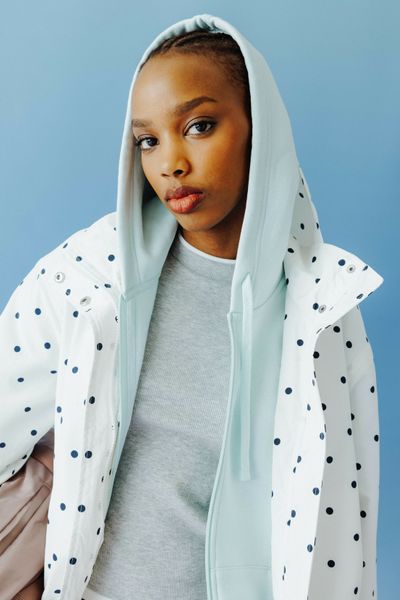 Sweat zipp&eacute; &agrave; capuche