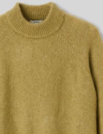 Pull premium col montant