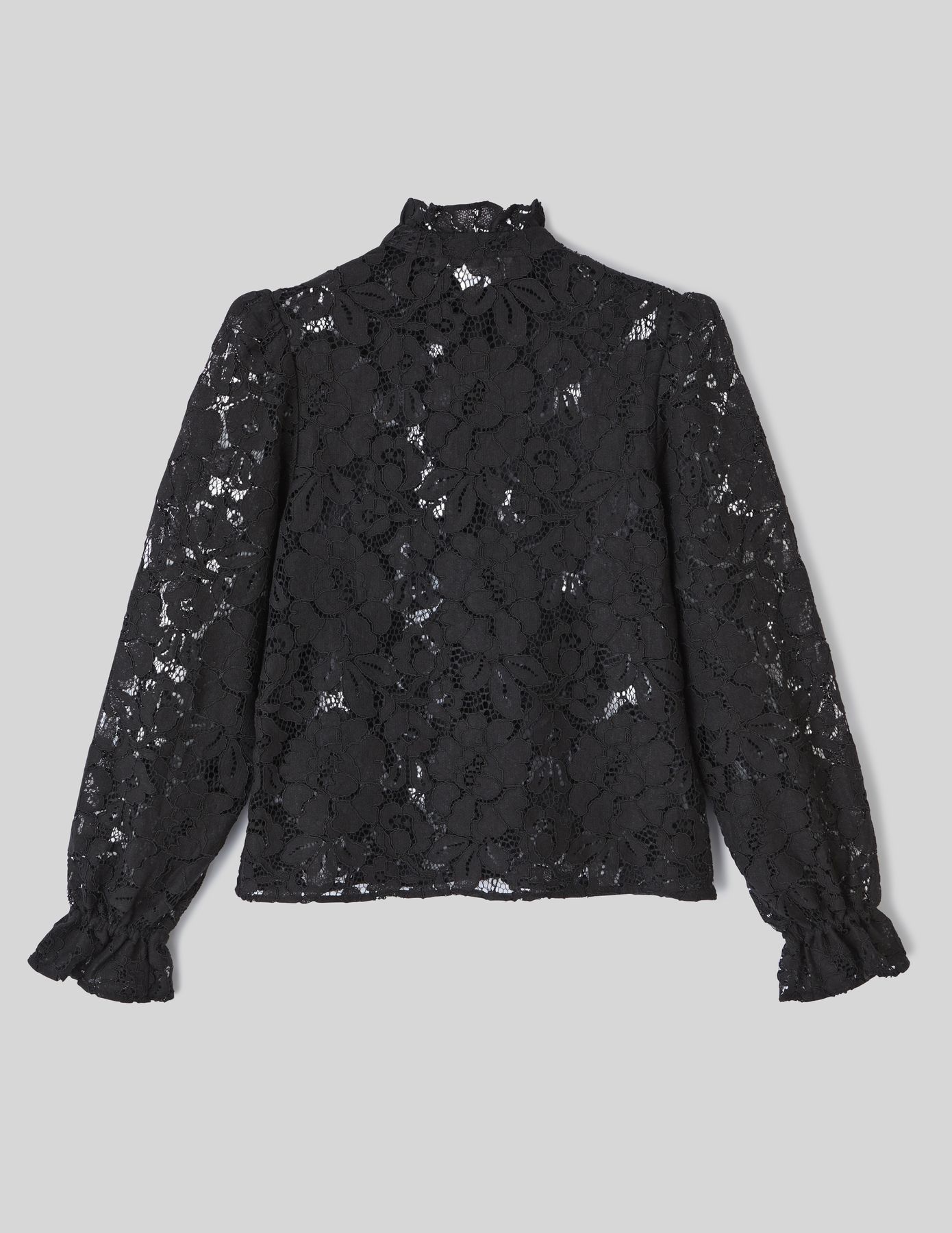 Chemise en dentelle
