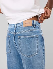 Jean mom fit
