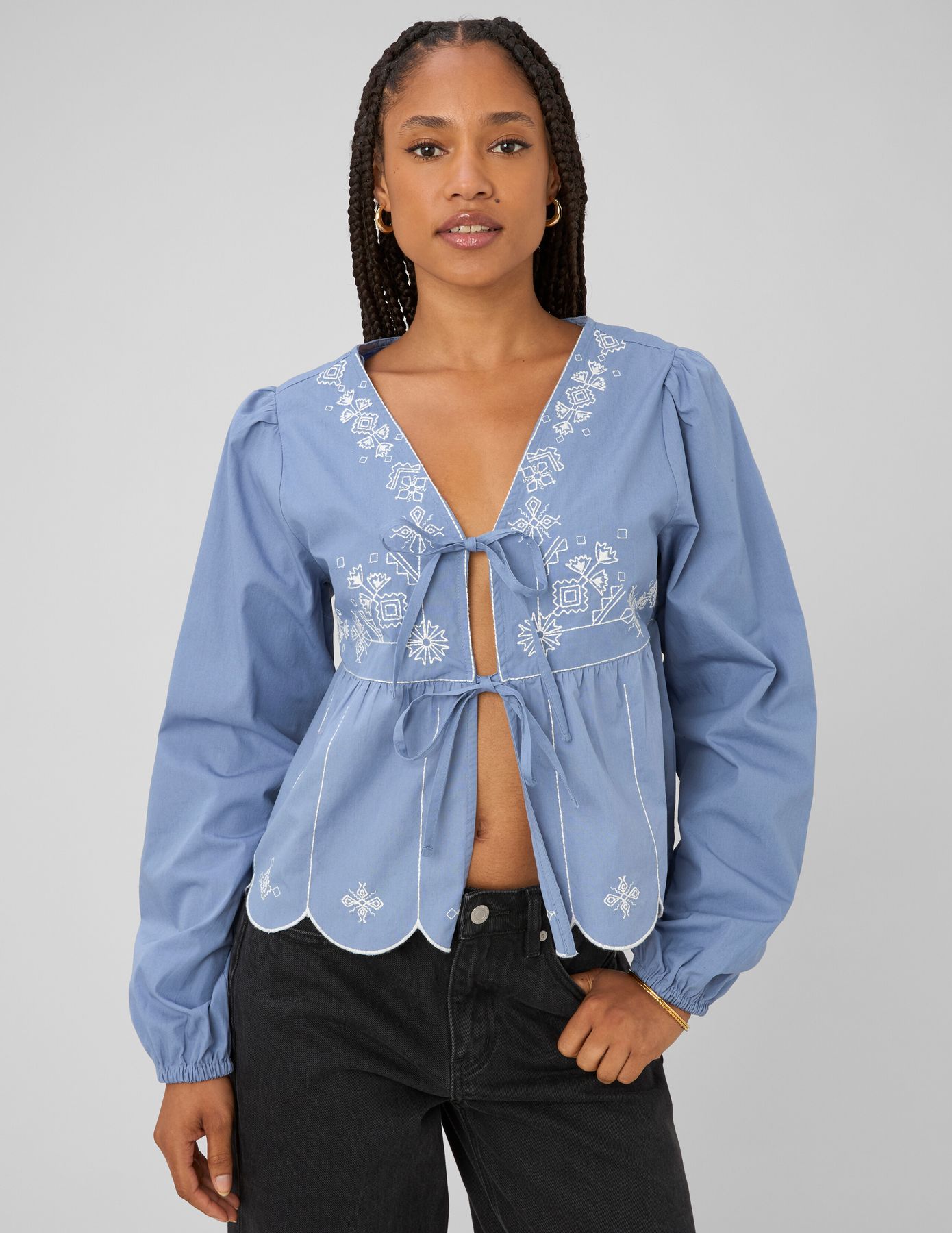 Blouse manches longues brod&eacute;e