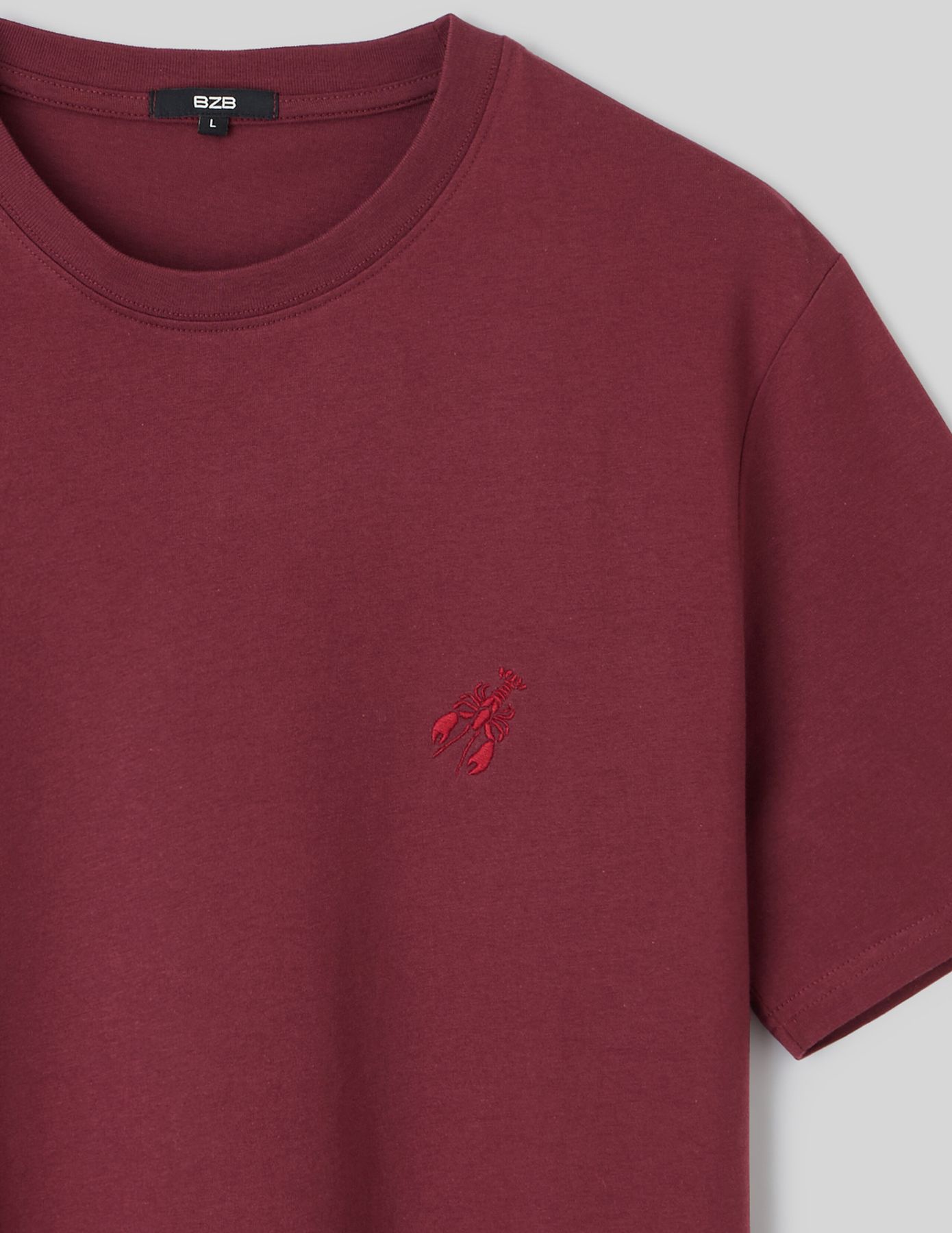 T-shirt broderie poitrine