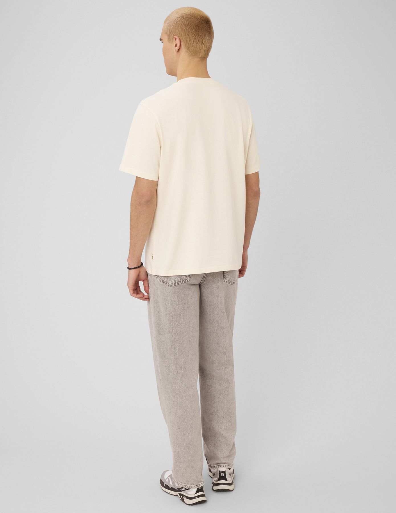 T-shirt broderie poitrine