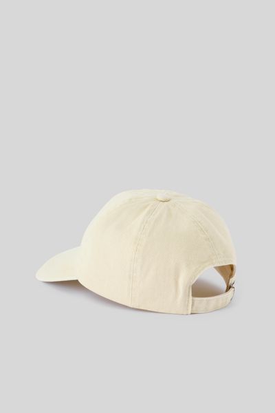 Casquette avec broderie