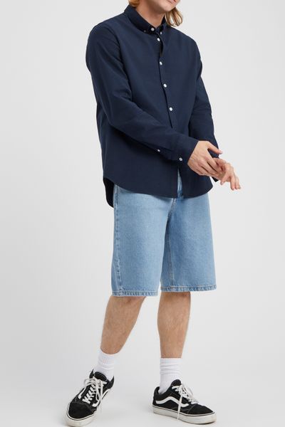 Chemise unie ajust&eacute;e