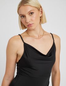 Robe longue col bénitier