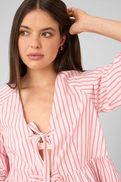 Blouse ray&eacute;e &agrave; nouer