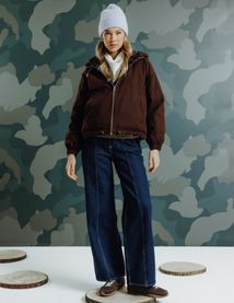 Jean d&eacute;tail boutons dor&eacute;s